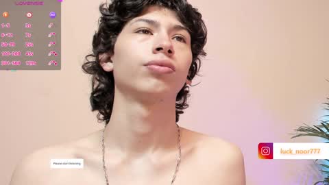 Snapshot of lucke_noor chatting on 12/31/24, 01:08 Noor online show from 12/31/24, 01:08