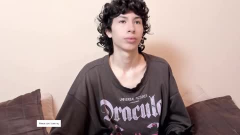 Snapshot of lucke_noor chatting on 02/19/25, 05:27 Noor online show from 02/19/25, 05:27