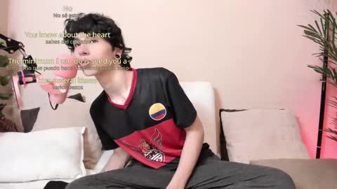 Snapshot of lucke_noor chatting on 02/24/25, 12:20 Noor online show from 02/24/25, 12:20