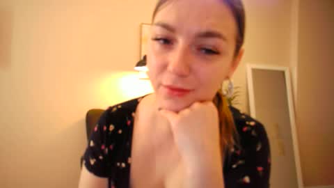 lucky_foryou_baby online show from 12/23/24, 06:33