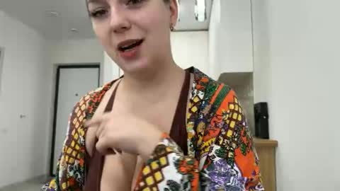 lucky_foryou_baby online show from 02/20/26, 07:32