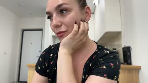 lucky_foryou_baby online show from 06/12/26, 03:00