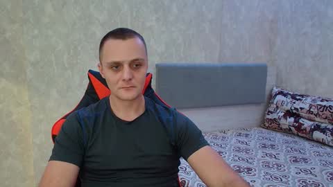 Ethan online show from 12/21/24, 05:40