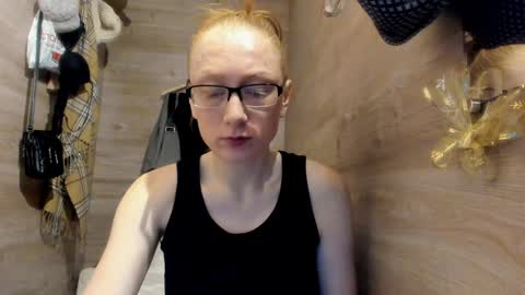 lucky_licky20 online show from 12/23/24, 04:01