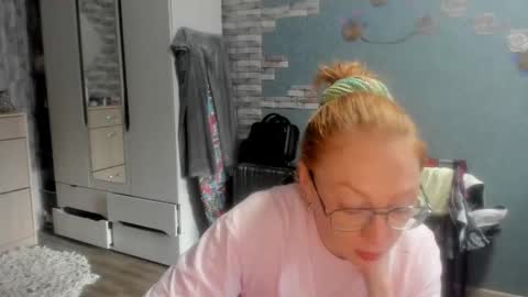 lucky_licky20 online show from 10/09/25, 01:14