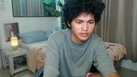 Snapshot of lucky_starxxx chatting on 02/25/26, 05:00 lucky online show from 02/25/26, 05:00