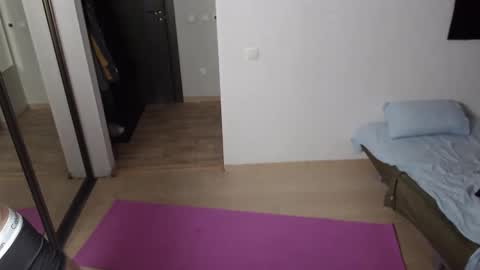 Snapshot of lucky_swimmer chatting on 11/03/25, 05:31 Iron Jhon online show from 11/03/25, 05:31