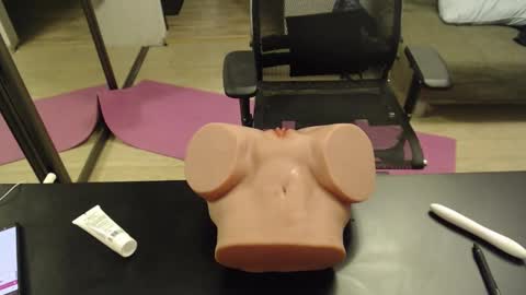 Snapshot of lucky_swimmer chatting on 11/09/25, 04:38 Iron Jhon online show from 11/09/25, 04:38