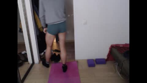 Snapshot of lucky_swimmer chatting on 11/25/25, 04:51 Iron Jhon online show from 11/25/25, 04:51