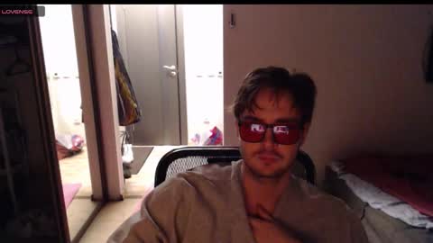 Snapshot of lucky_swimmer chatting on 12/03/25, 06:39 Iron Jhon online show from 12/03/25, 06:39