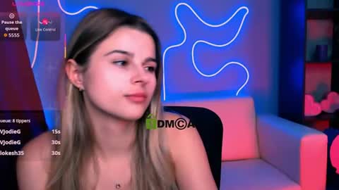 Snapshot of luckybabymeow chatting on 06/22/26, 03:25 Mila Sweetheart online show from 06/22/26, 03:25