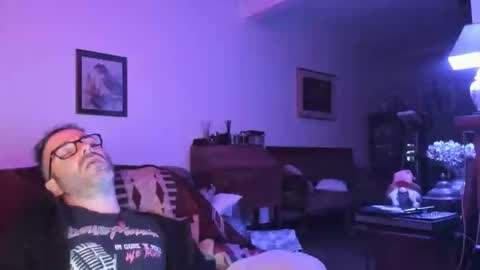 Snapshot of luckydrakex chatting on 12/17/24, 11:27 Lucky online show from 12/17/24, 11:27