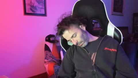 Snapshot of luckydrakex chatting on 12/21/24, 10:40 Lucky online show from 12/21/24, 10:40