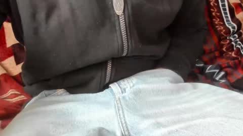 Snapshot of luckydrakex chatting on 12/29/24, 03:57 Lucky online show from 12/29/24, 03:57