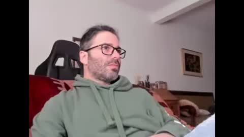 Snapshot of luckydrakex chatting on 01/12/25, 11:50 Lucky online show from 01/12/25, 11:50