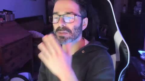 Snapshot of luckydrakex chatting on 01/21/25, 12:15 Lucky online show from 01/21/25, 12:15