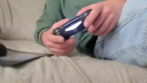 Snapshot of luckydrakex chatting on 01/26/25, 01:25 Lucky online show from 01/26/25, 01:25