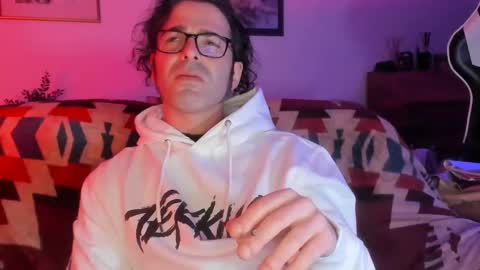 Snapshot of luckydrakex chatting on 02/18/25, 06:37 Lucky online show from 02/18/25, 06:37