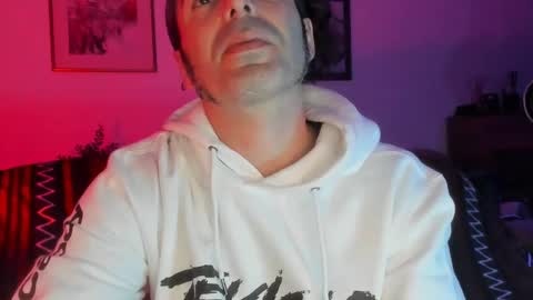 Snapshot of luckydrakex chatting on 02/19/25, 10:09 Lucky online show from 02/19/25, 10:09