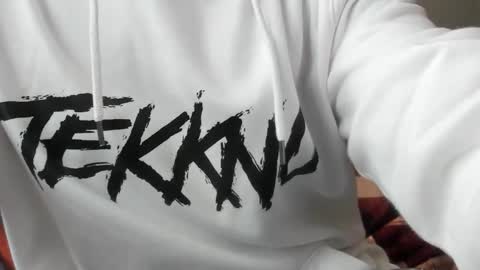 Snapshot of luckydrakex chatting on 02/22/25, 10:18 Lucky online show from 02/22/25, 10:18