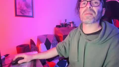 Snapshot of luckydrakex chatting on 02/26/25, 11:04 Lucky online show from 02/26/25, 11:04