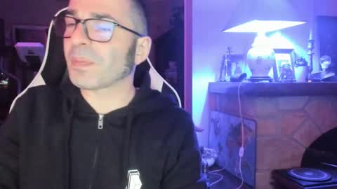 Snapshot of luckydrakex chatting on 03/01/25, 02:04 Lucky online show from 03/01/25, 02:04