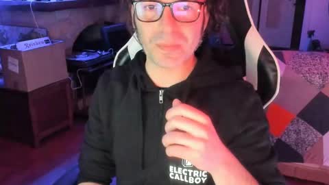 Snapshot of luckydrakex chatting on 03/02/25, 12:09 Lucky online show from 03/02/25, 12:09