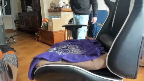 Snapshot of luckydrakex chatting on 03/02/25, 10:03 Lucky online show from 03/02/25, 10:03