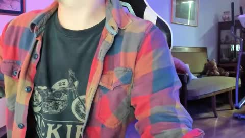 Snapshot of luckydrakex chatting on 06/04/26, 06:14 Lucky online show from 06/04/26, 06:14