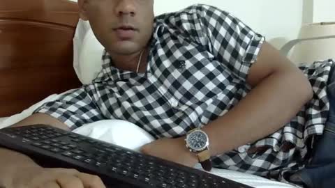 Snapshot of luckyfinalone chatting on 02/14/25, 10:25 luckyfinalone online show from 02/14/25, 10:25