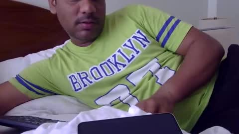 Snapshot of luckyfinalone chatting on 09/28/25, 04:34 luckyfinalone online show from 09/28/25, 04:34