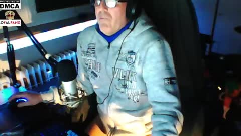 Snapshot of luckyfreak1 chatting on 01/01/25, 05:54 call me Stefan online show from 01/01/25, 05:54