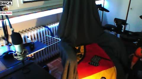 Snapshot of luckyfreak1 chatting on 02/08/25, 11:12 call me Stefan online show from 02/08/25, 11:12