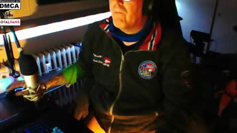 Snapshot of luckyfreak1 chatting on 02/08/25, 05:18 call me Stefan online show from 02/08/25, 05:18