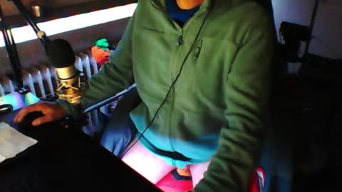 Snapshot of luckyfreak1 chatting on 03/14/26, 01:01 call me Stefan online show from 03/14/26, 01:01