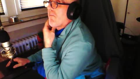 Snapshot of luckyfreak1 chatting on 03/14/26, 01:27 call me Stefan online show from 03/14/26, 01:27