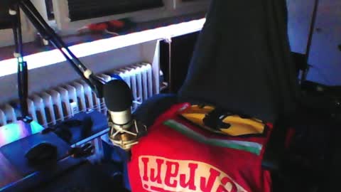 Snapshot of luckyfreak1 chatting on 04/17/26, 06:44 call me Stefan online show from 04/17/26, 06:44