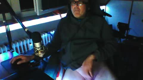 Snapshot of luckyfreak1 chatting on 04/18/26, 07:07 call me Stefan online show from 04/18/26, 07:07