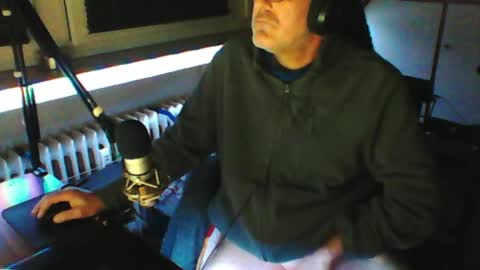 Snapshot of luckyfreak1 chatting on 04/18/26, 07:58 call me Stefan online show from 04/18/26, 07:58