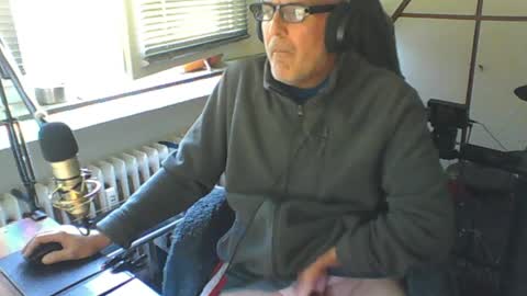 Snapshot of luckyfreak1 chatting on 04/19/26, 08:02 call me Stefan online show from 04/19/26, 08:02