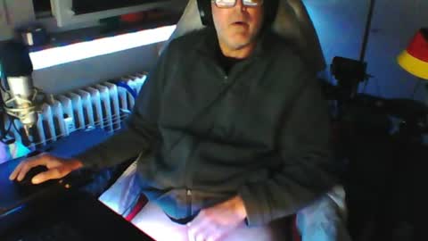 Snapshot of luckyfreak1 chatting on 06/14/26, 02:24 call me Stefan online show from 06/14/26, 02:24
