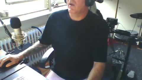 Snapshot of luckyfreak1 chatting on 07/18/26, 05:17 call me Stefan online show from 07/18/26, 05:17