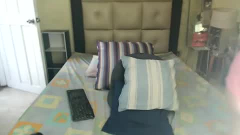 Snapshot of luckyisa chatting on 01/21/25, 09:46 angelisa online show from 01/21/25, 09:46