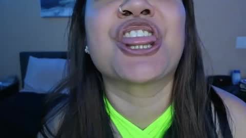 Snapshot of luckylee1992 chatting on 09/20/25, 03:40 luckylee1992 online show from 09/20/25, 03:40