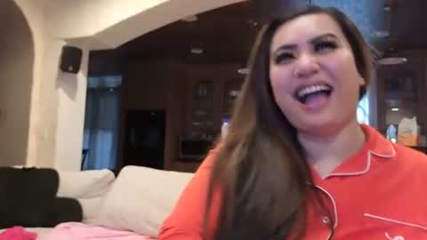 Snapshot of luckylee1992 chatting on 12/03/25, 02:15 luckylee1992 online show from 12/03/25, 02:15