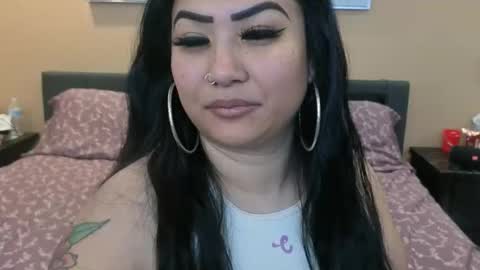 Snapshot of luckylee1992 chatting on 01/16/26, 04:05 luckylee1992 online show from 01/16/26, 04:05