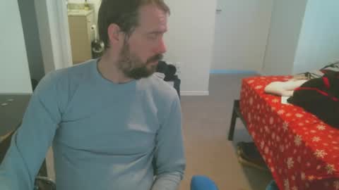 Snapshot of luckyluci chatting on 12/30/24, 03:24 luckyluci online show from 12/30/24, 03:24