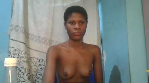 Snapshot of luckymadequeen chatting on 04/03/26, 11:19 Gloria online show from 04/03/26, 11:19