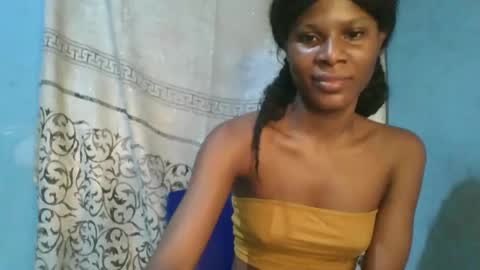 Snapshot of luckymadequeen chatting on 04/08/26, 02:33 Gloria online show from 04/08/26, 02:33