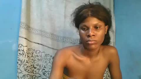 Snapshot of luckymadequeen chatting on 04/19/26, 08:11 Gloria online show from 04/19/26, 08:11